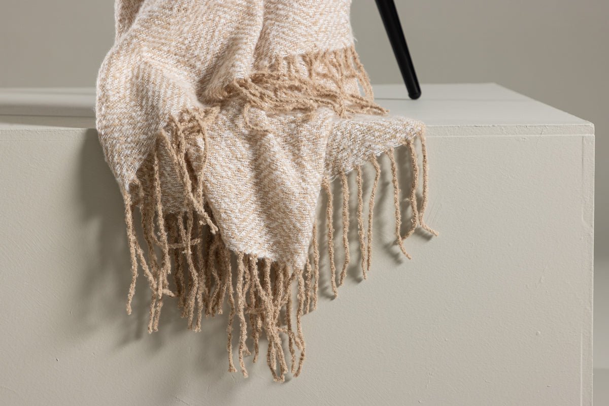 Tagesdecke Velora Beige – 170×130 cm mit Fransen & Strukturwebung