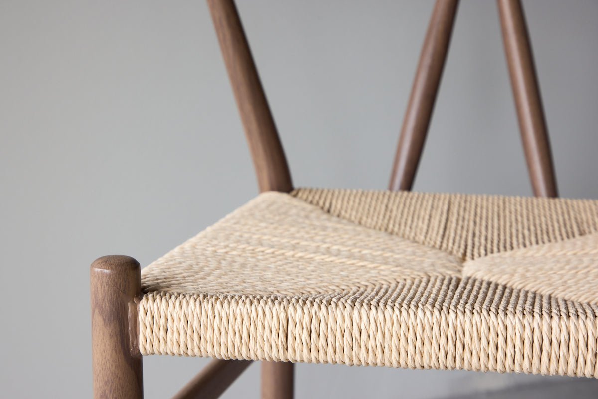 Stuhl Fliou - mit stilvoller geflochtener Sitzfläche