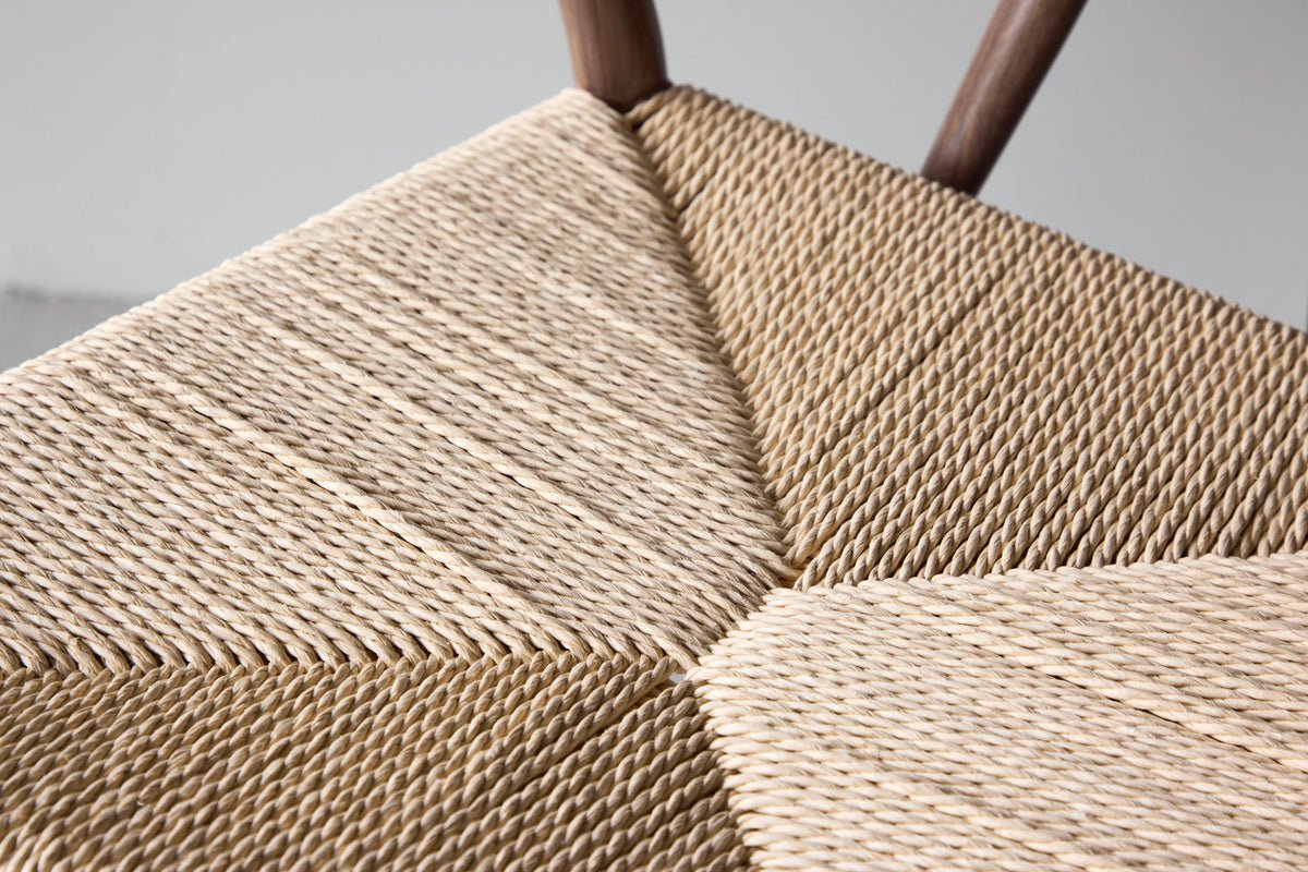 Stuhl Fliou - mit stilvoller geflochtener Sitzfläche