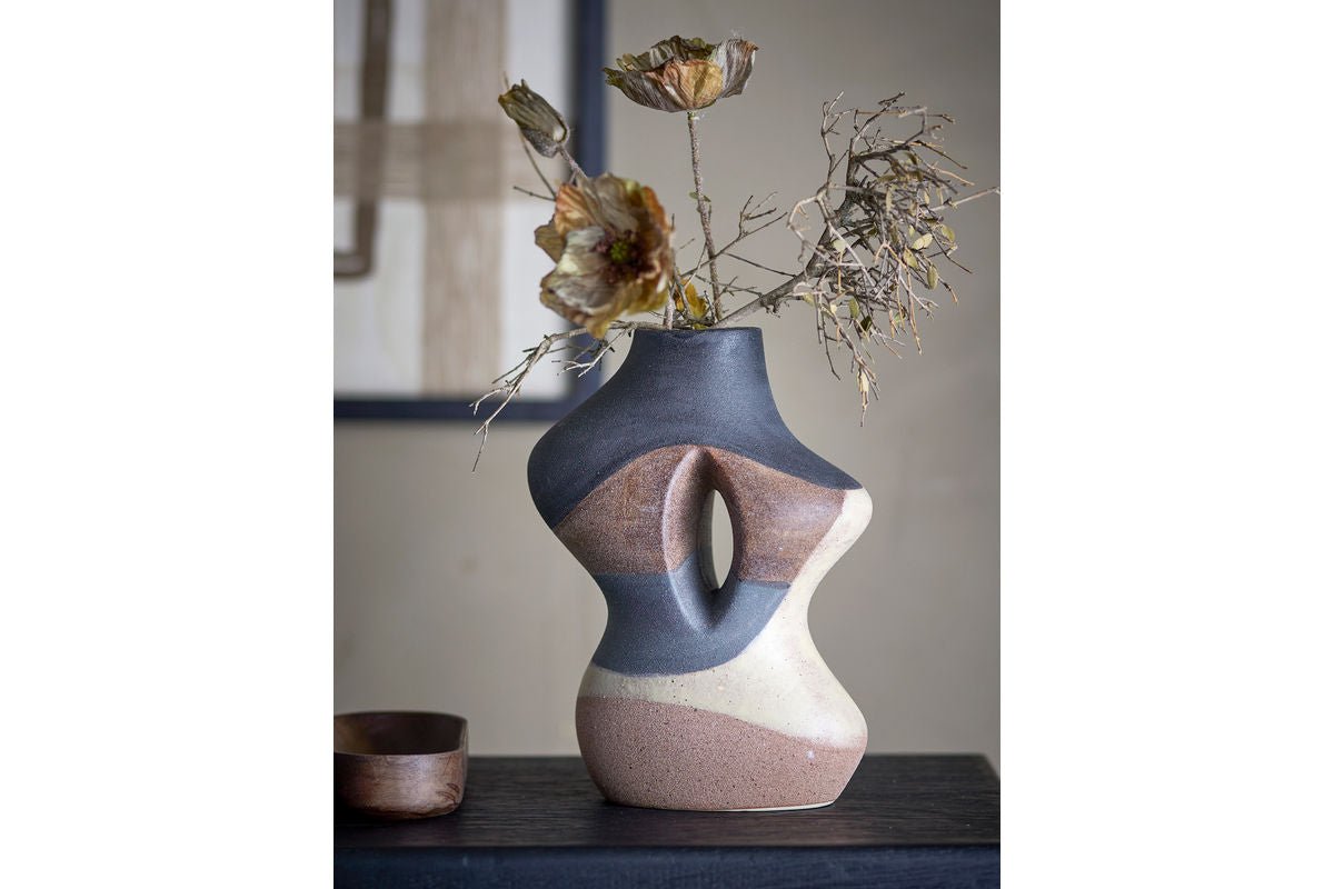 Vase „Womano“ – aus Steingut