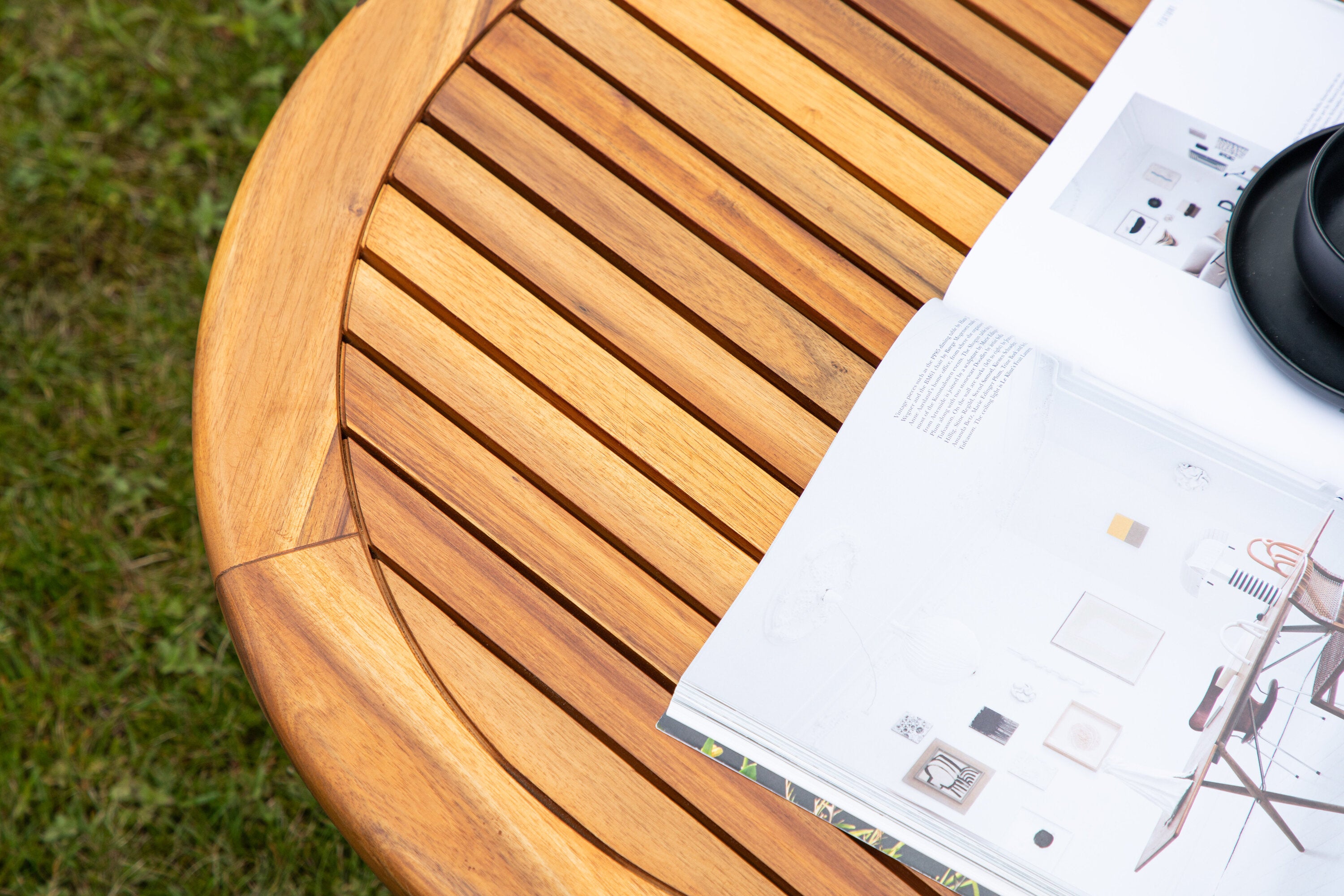 Gartentisch Hewa - Runder Beistelltisch aus Akazienholz