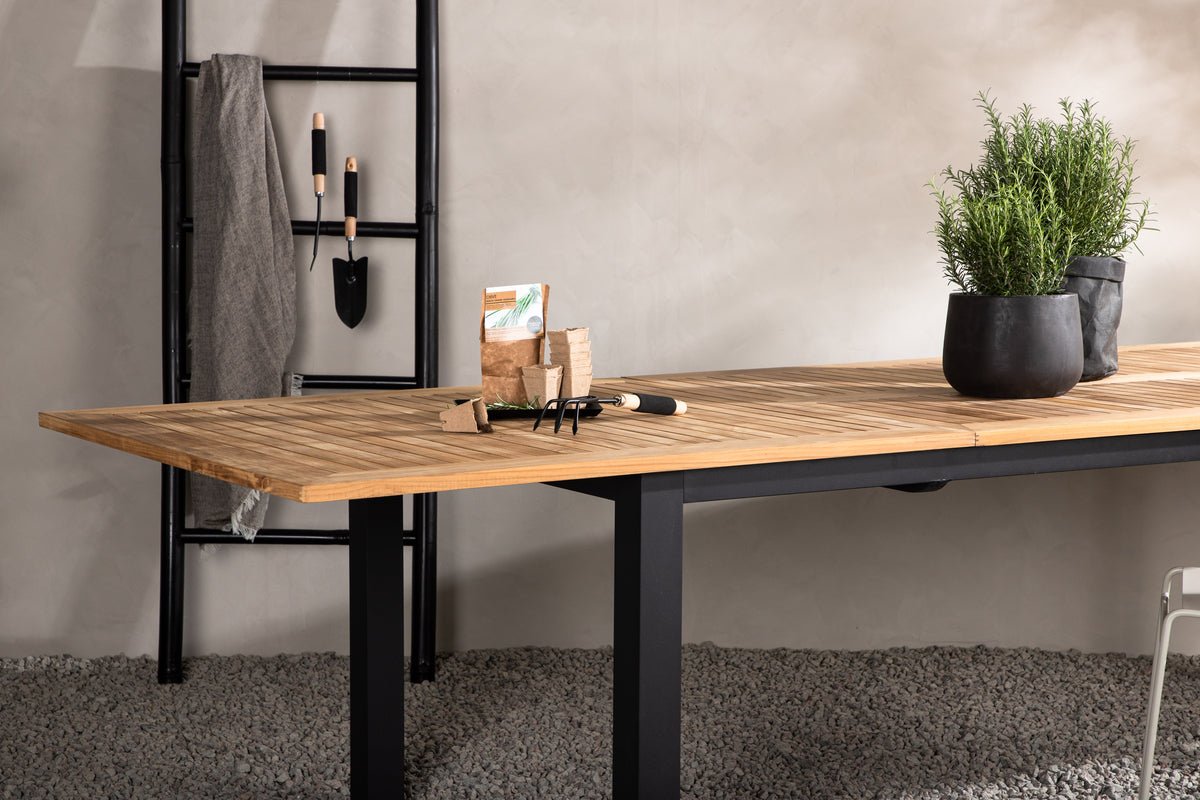 Gartentisch Lunea - ein ausziehbarer Esstisch für draußen