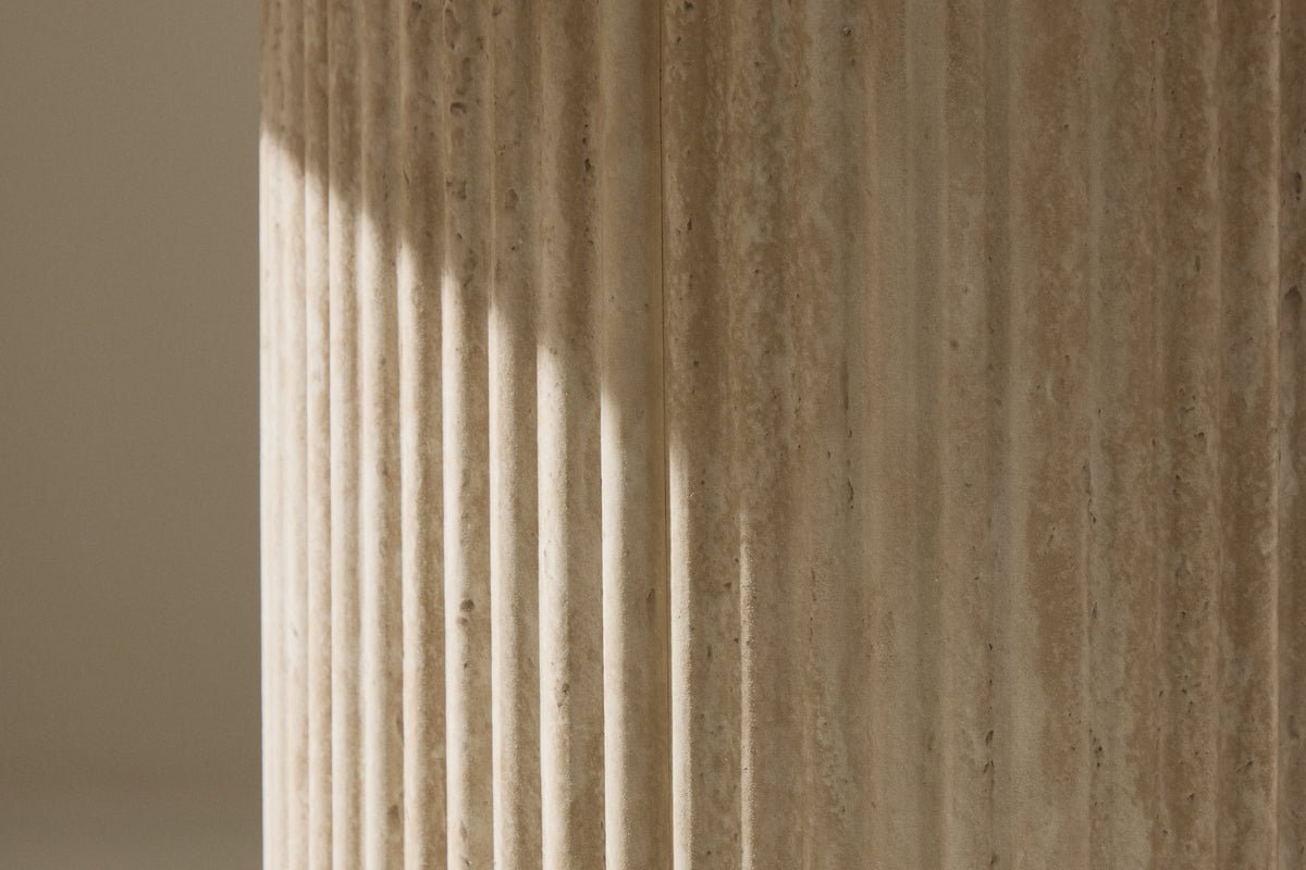 Couchtisch/Beistelltisch Tino - mit geriffeltem Standfuß