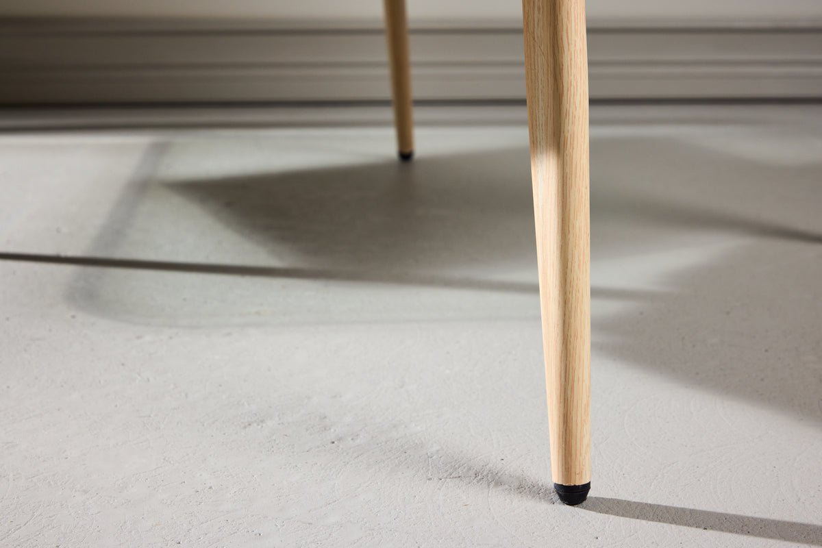 Sessel Zara - mit Holzoptik-Beinen und Kunstfell-Bezug