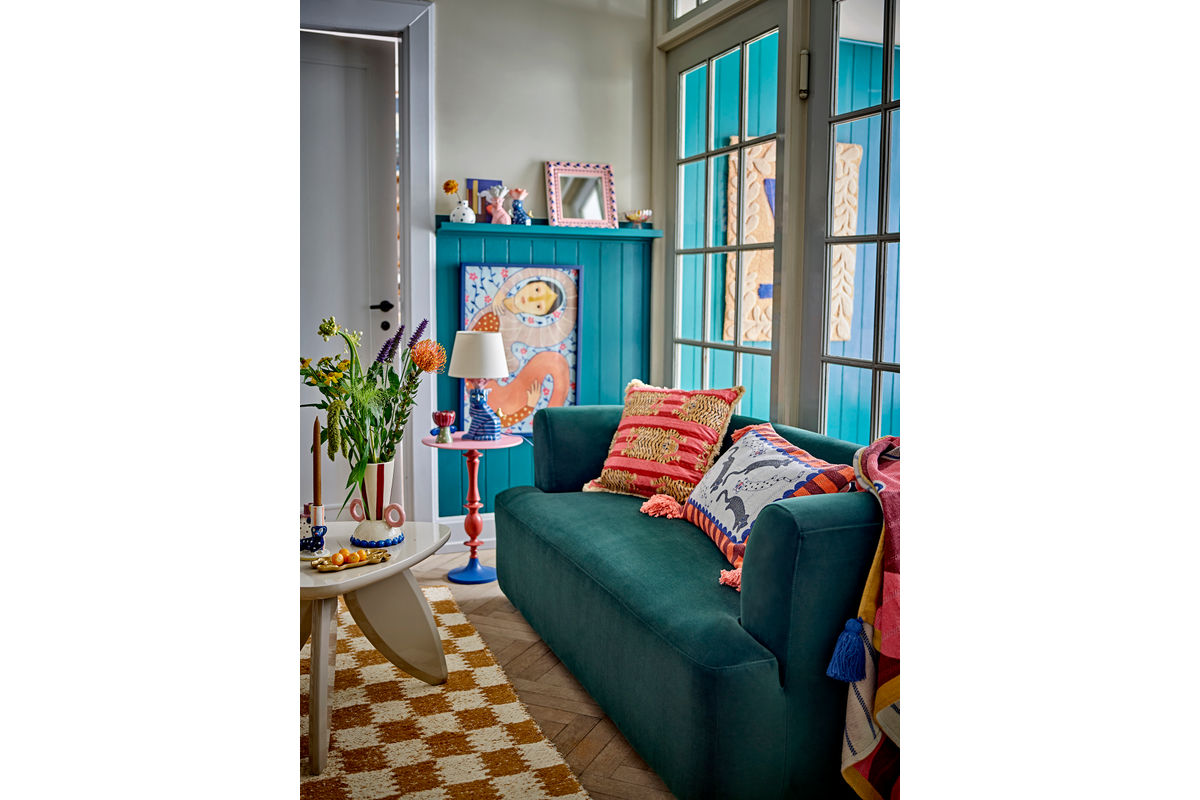 Couchtisch Lux – Skulpturales Design in Naturton