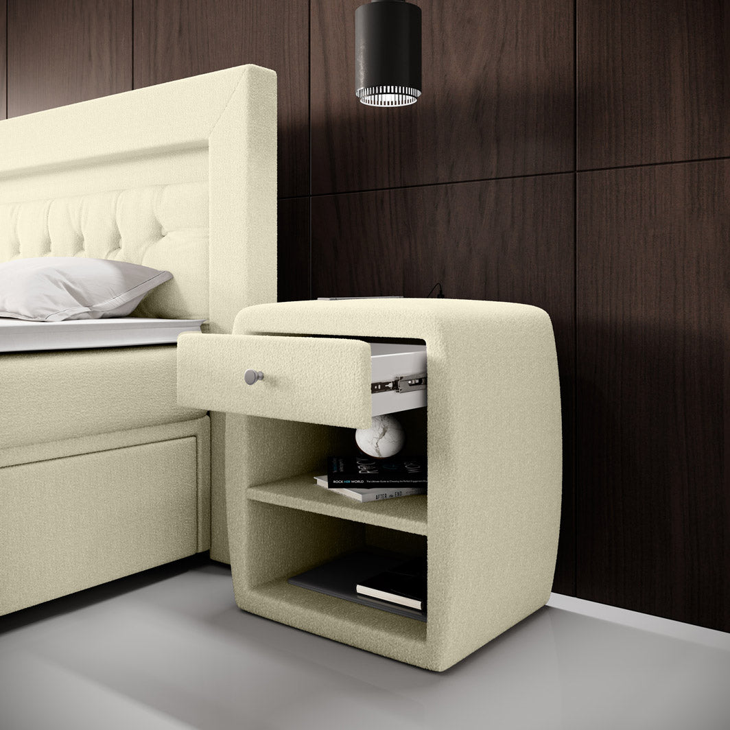 Designer Nachttisch Lilly mit USB Anschluss in Bouclé