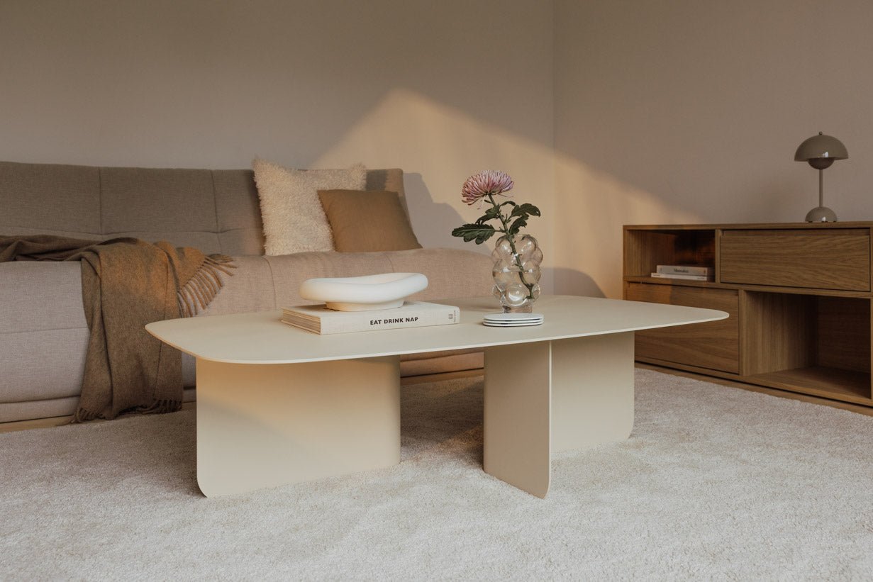 Couchtisch Livia – Japandi Design aus pulverbeschichtetem Blech