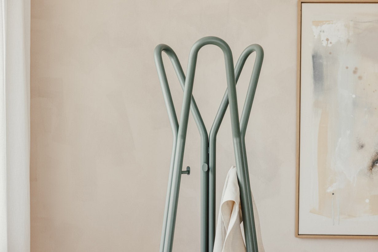 Garderobe Charles – Minimalistischer Dielenständer aus Stahl