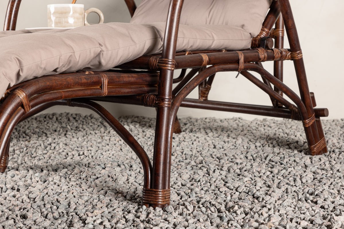 Sonnenliege Virell - aus Rattan inklusive Kissen