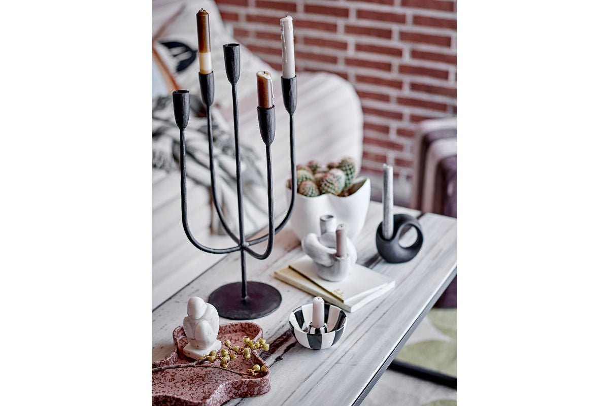 Blumentopf Ivalo – Modernes Steingutdesign in Weiß