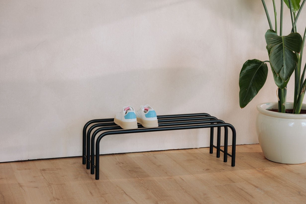 Schuhregal Camo – Edelstahl Design in Schwarz, Cashew oder Weiß