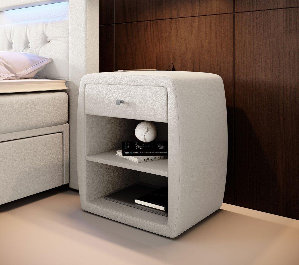 Designer Nachttisch Tavira mit USB (Kunstleder) - Luxusbetten24