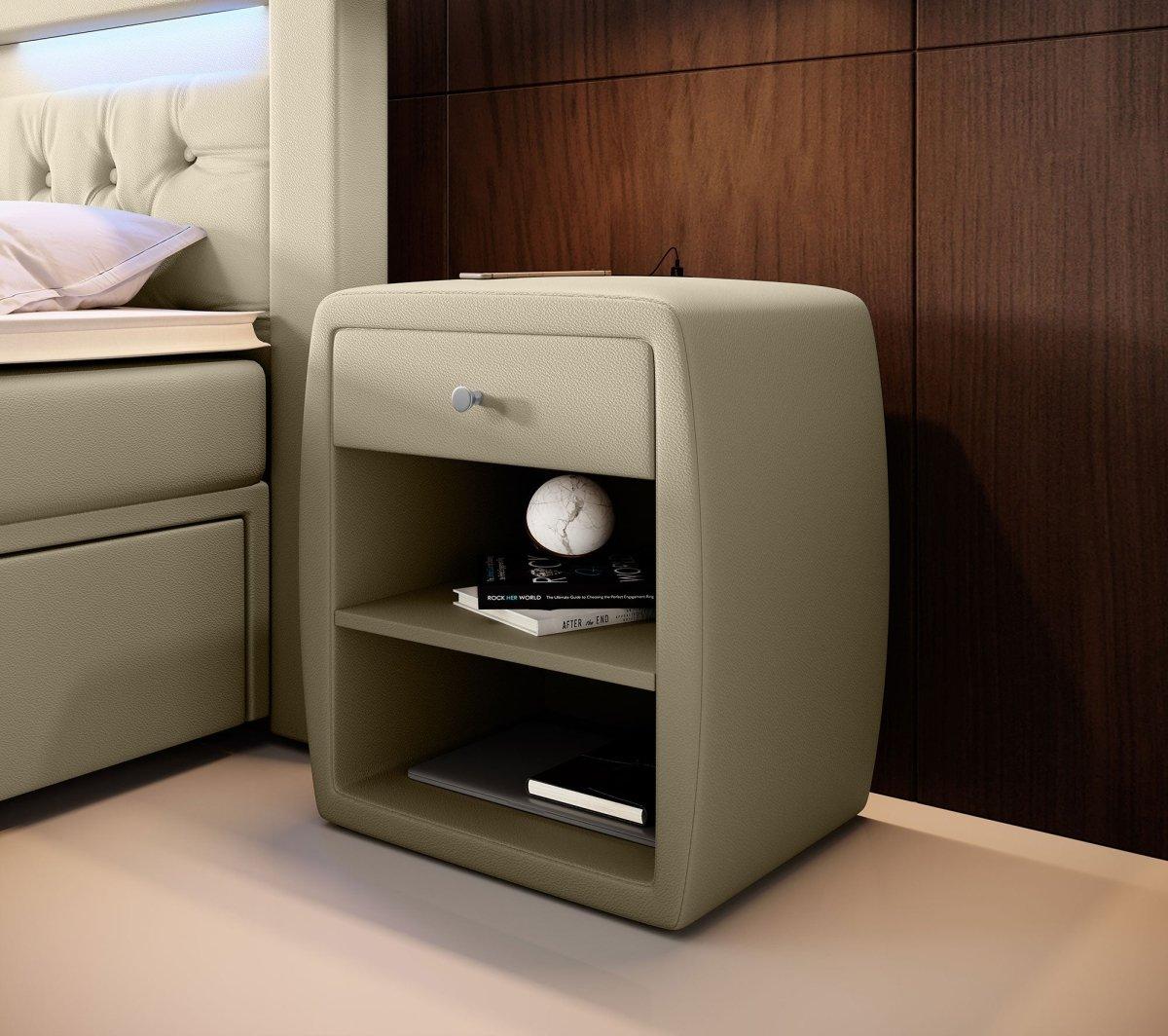 Designer Nachttisch Tavira mit USB (Kunstleder) - Luxusbetten24