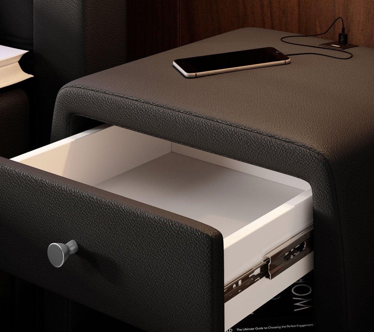 Designer Nachttisch Tavira mit USB (Kunstleder) - Luxusbetten24