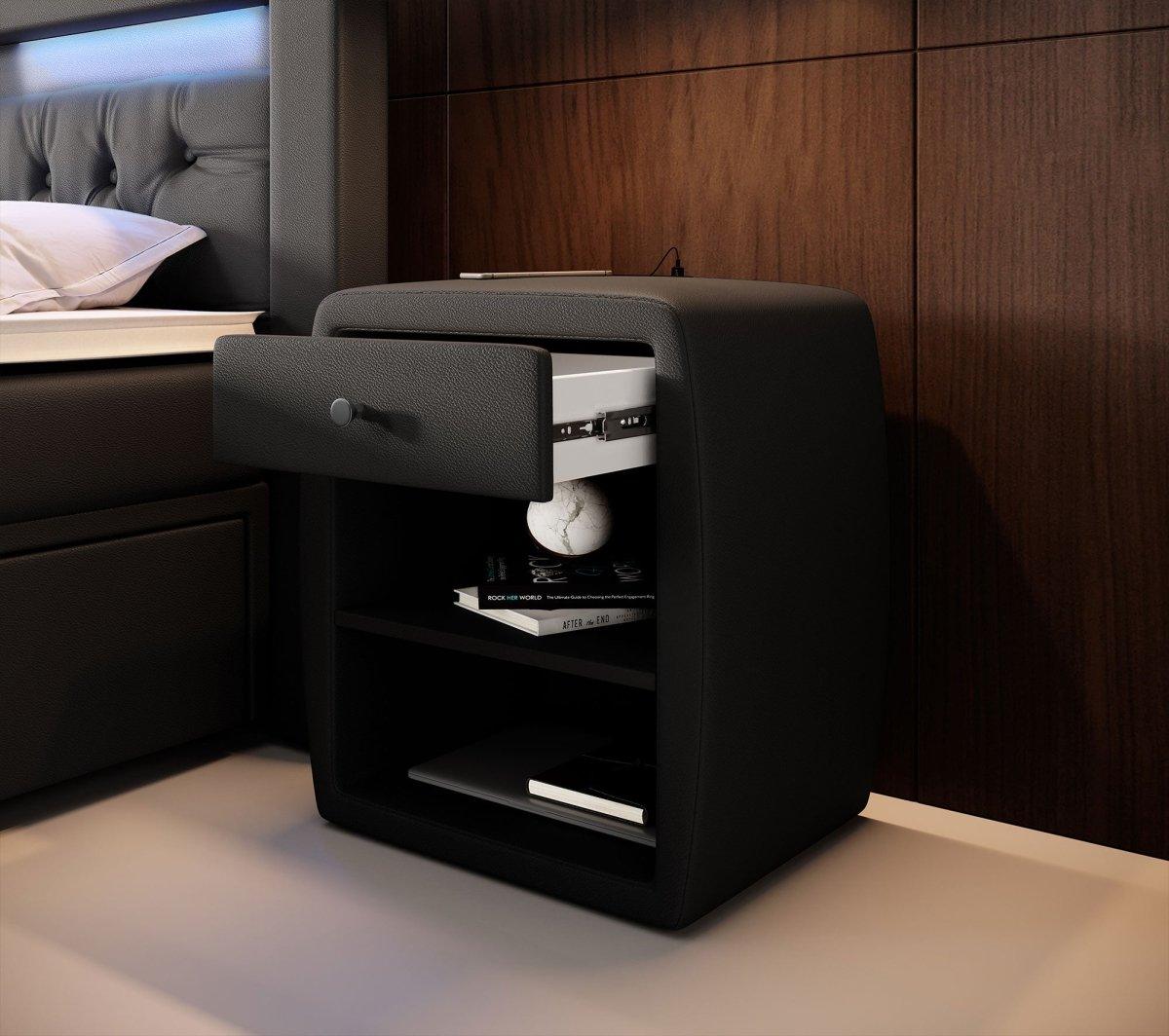 Designer Nachttisch Tavira mit USB (Kunstleder) - Luxusbetten24