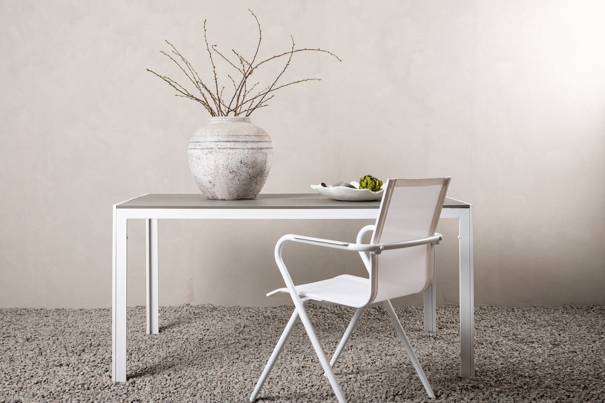 Gartentisch Tareen - en harmonisk kombination af naturlighed og stabilitet