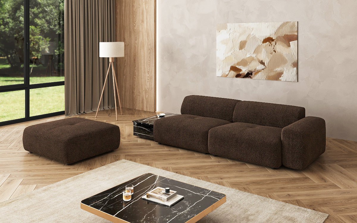 Designer Sofa Calm 3-personers med skammel og sidebord i Bouclé