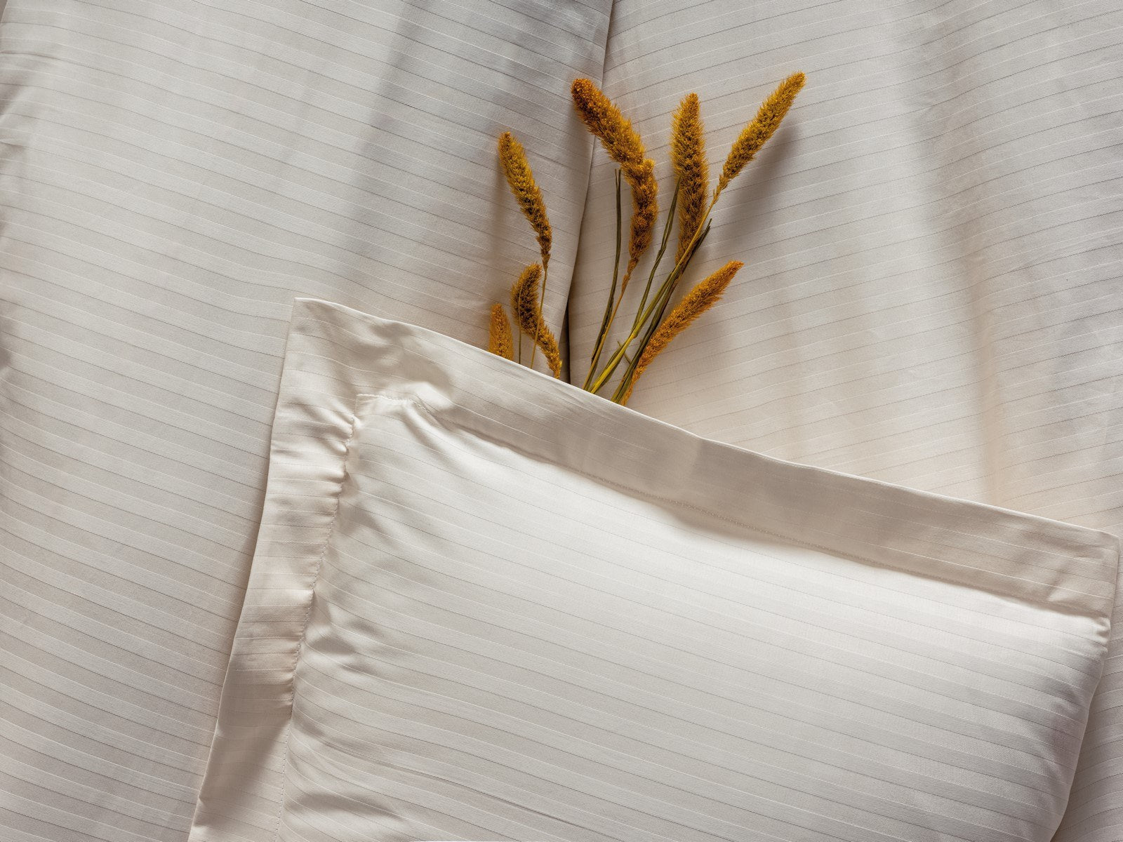 Premium Satin Sengetøjssæt Stripe Beige