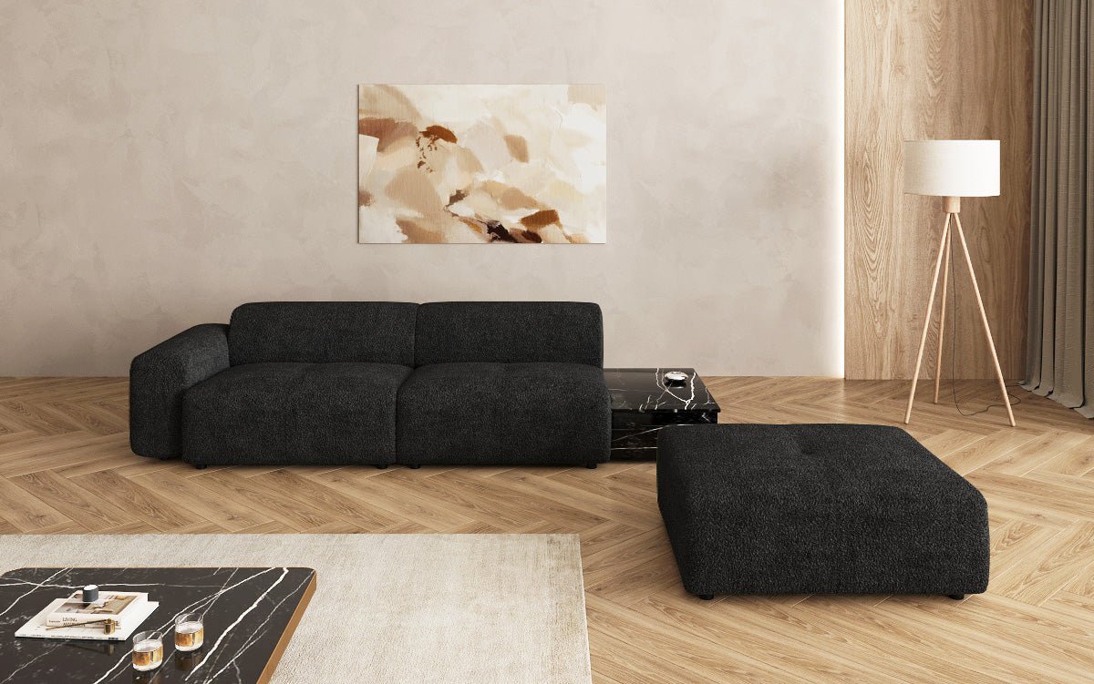 Designer Sofa Calm 3-personers med skammel og sidebord i Bouclé