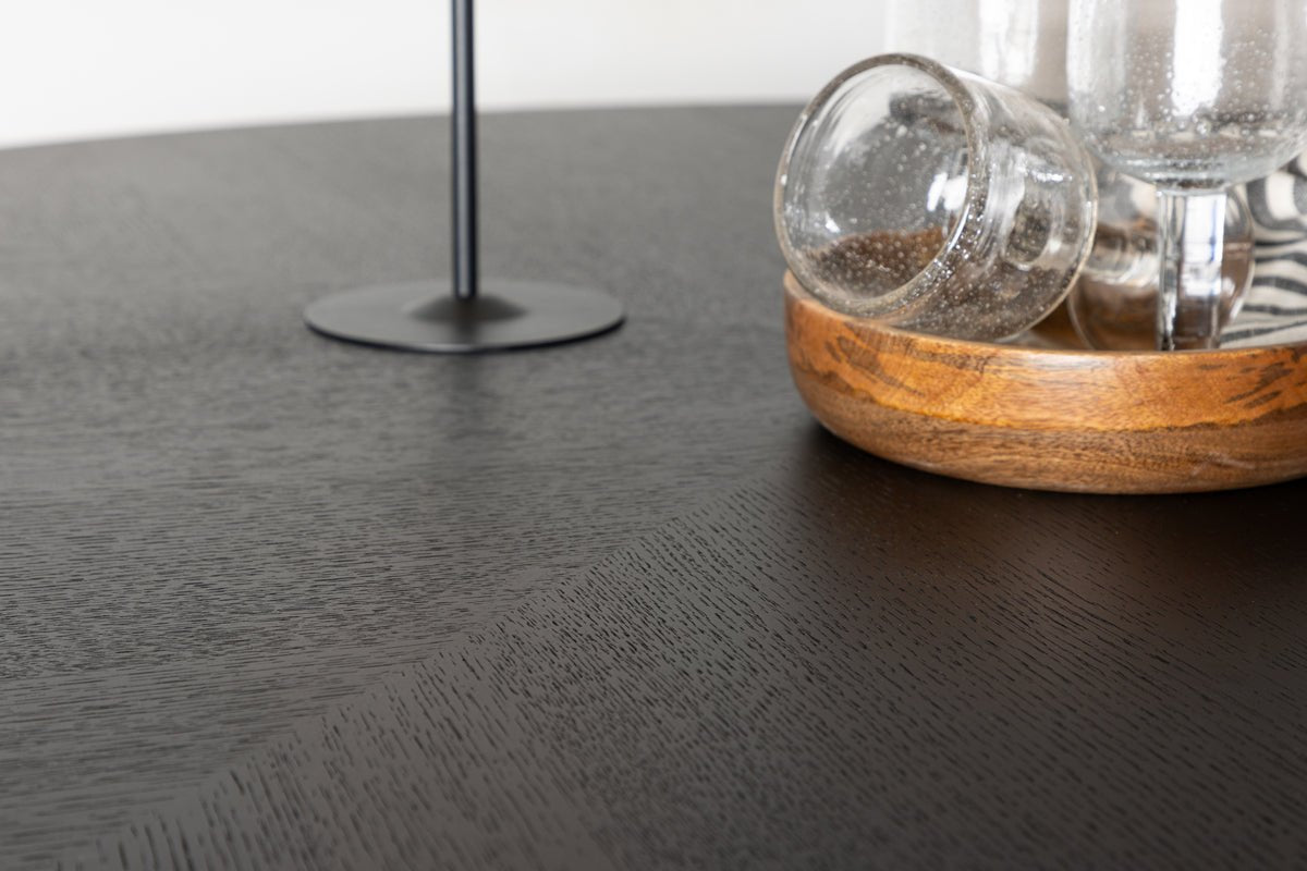 Spisebord Trondheim - rundt spisebord i sort med stålben