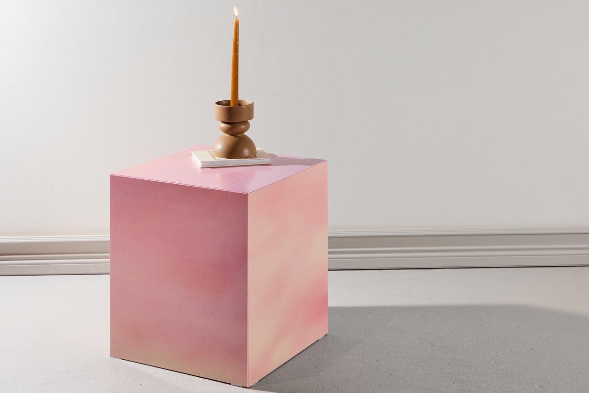 Sofabord/Sidebord Nivara – Kubus med usædvanligt udseende