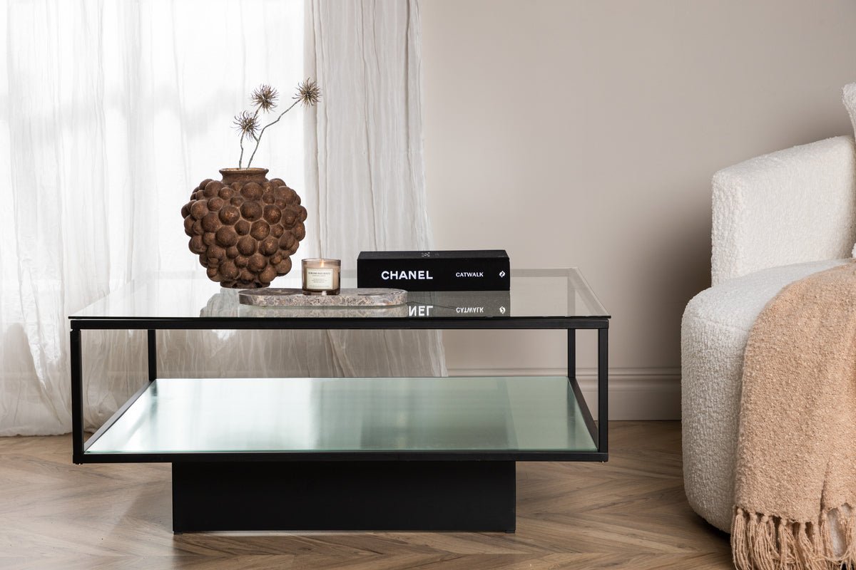 Sofabord Lanera - med glasflader og stålkorpus