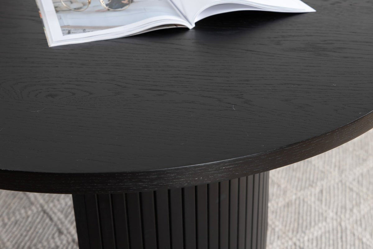 Spisebord Moani - med robust stel i ribbet design