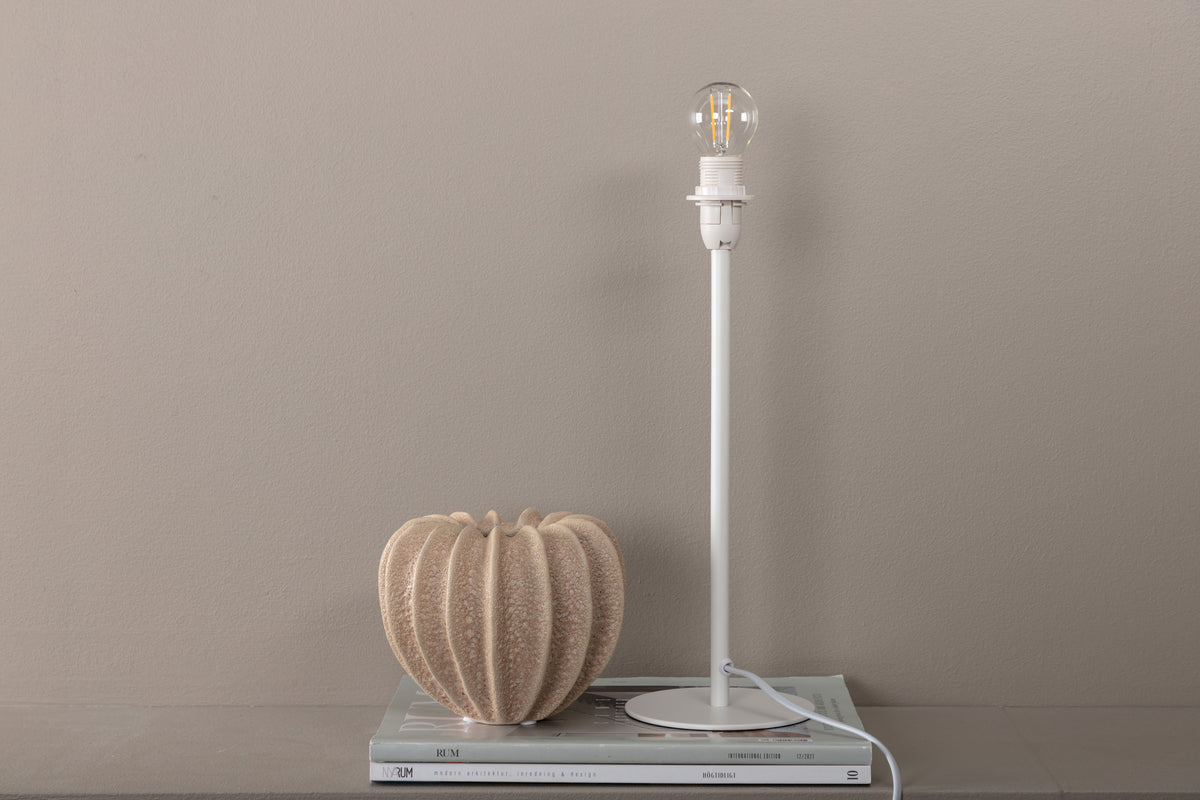 Bordlampe „Desire“ – Enkel design med stilfuld lyskilde