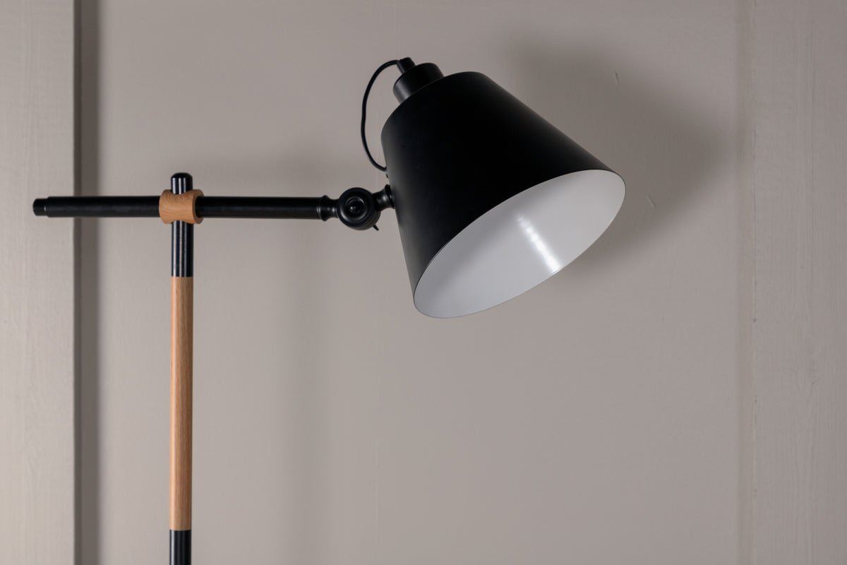 Gulvlampe „California“ – markant, moderne design i Sort