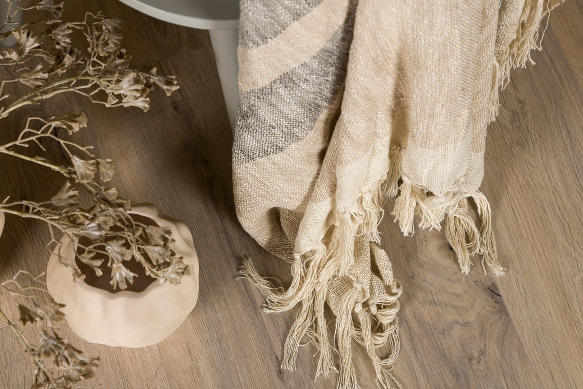 Tagesdecke Lunara – 170×130 cm med frynser og strukturbindingsdesign