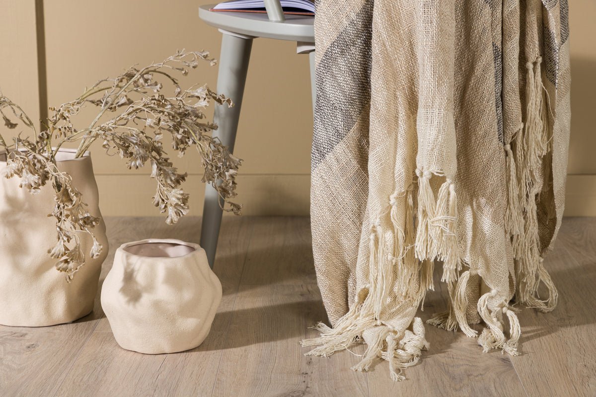 Tagesdecke Lunara – 170×130 cm med frynser og strukturbindingsdesign