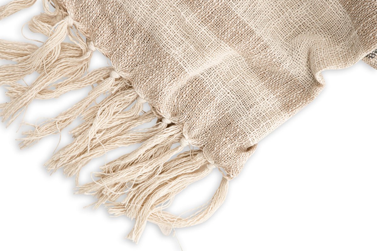 Tagesdecke Lunara – 170×130 cm med frynser og strukturbindingsdesign