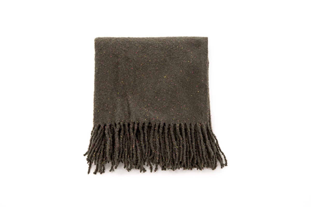 Tagesdecke Malin Antracit – 170×130 cm med frynser og melering