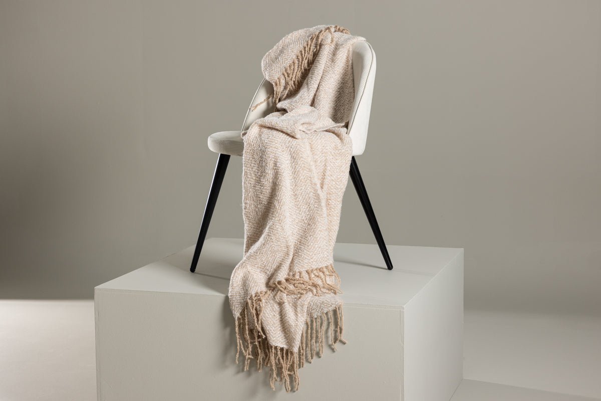 Tagesdecke Velora Beige – 170×130 cm med frynser og strukturvævning