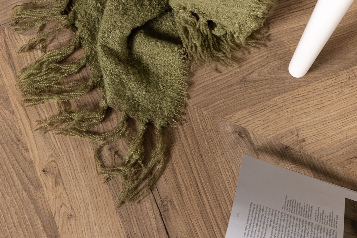 Tagesdecke Stanley Mosgrøn – 170×130 cm med struktur og frynser