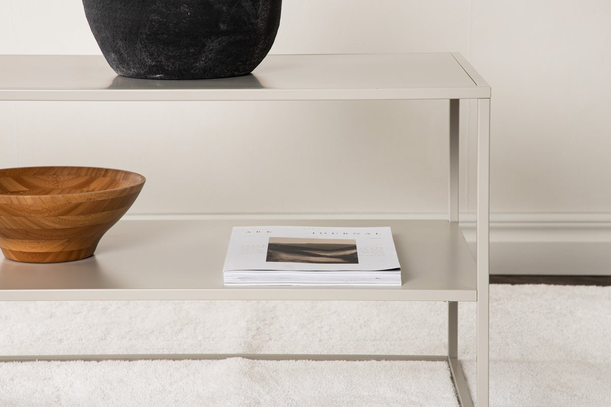 Sofabord/Sidebord Nammos – i fire farver med tre opbevaringsflader