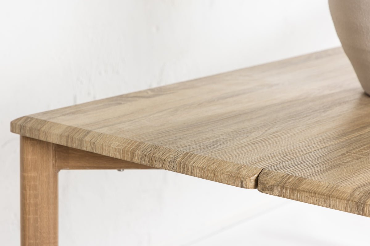 Spisebord Ahi - i rustikalt charme med elegant udseende