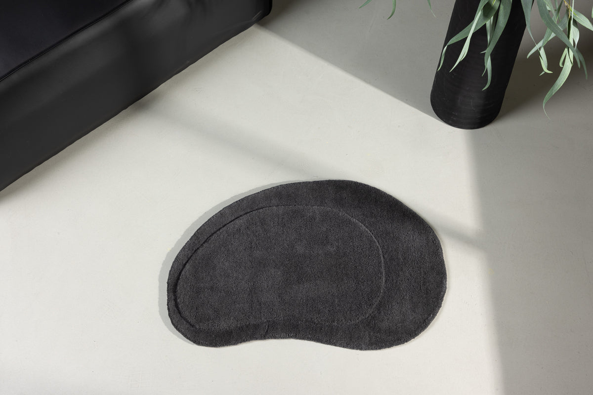 Bademåtte Aven – af uld i mørkegrå