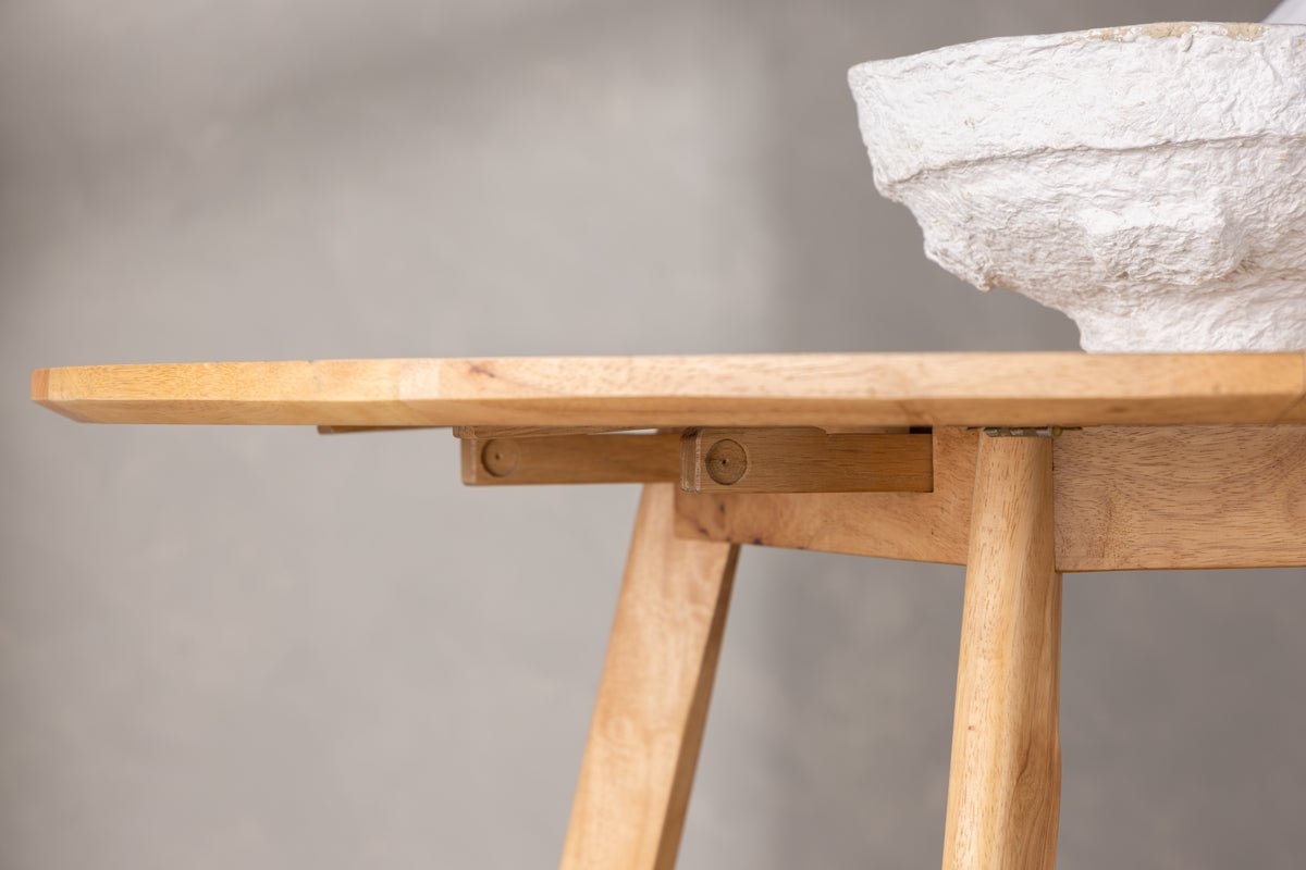 Spisebord Manaia - det perfekte bord til små rum med stor stil