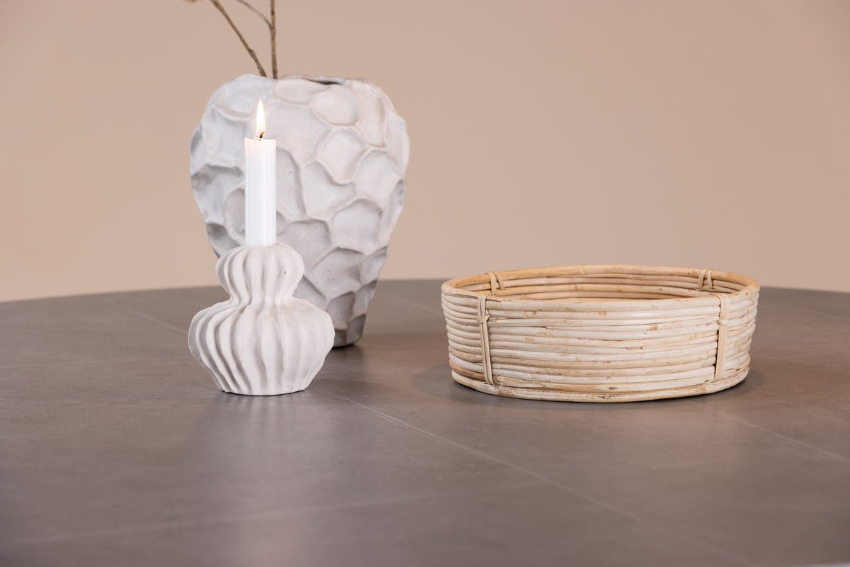 Esstisch Tahiri – ein runder Esstisch mit luxuriösem Charakter und natürlicher Eleganz