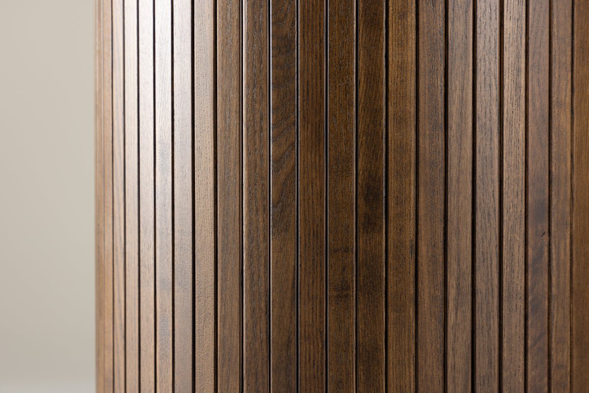 Spisebord Justin - rundt spisebord i asketræ i mokka med glasplade