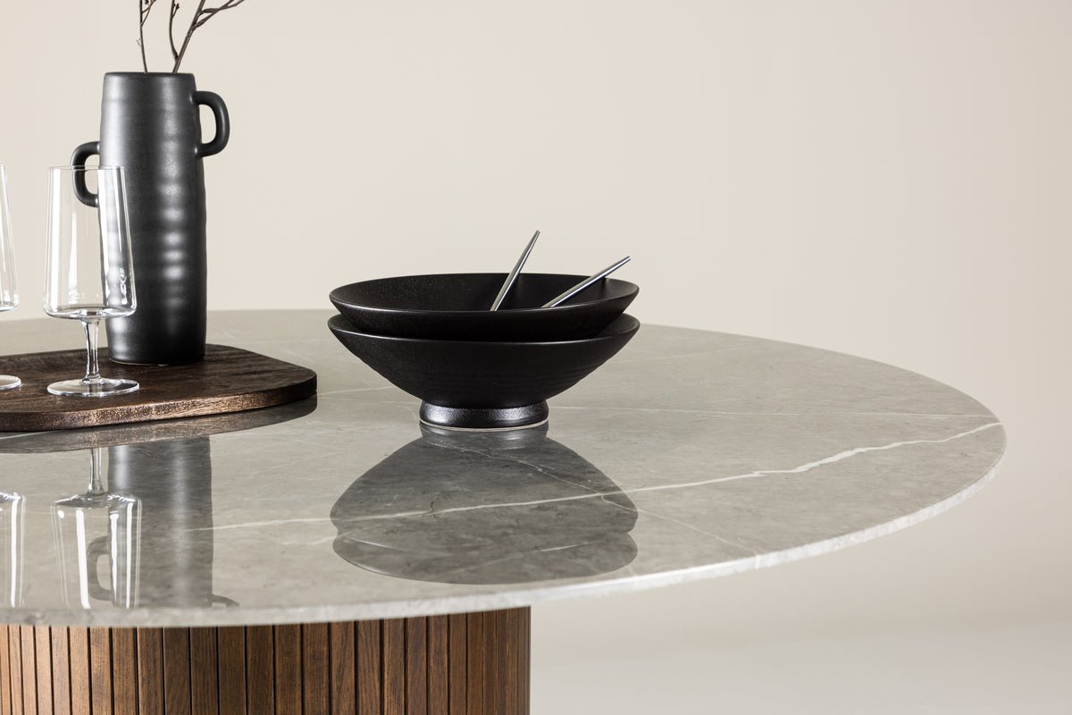 Spisebord Justin - rundt spisebord i asketræ i mokka med glasplade