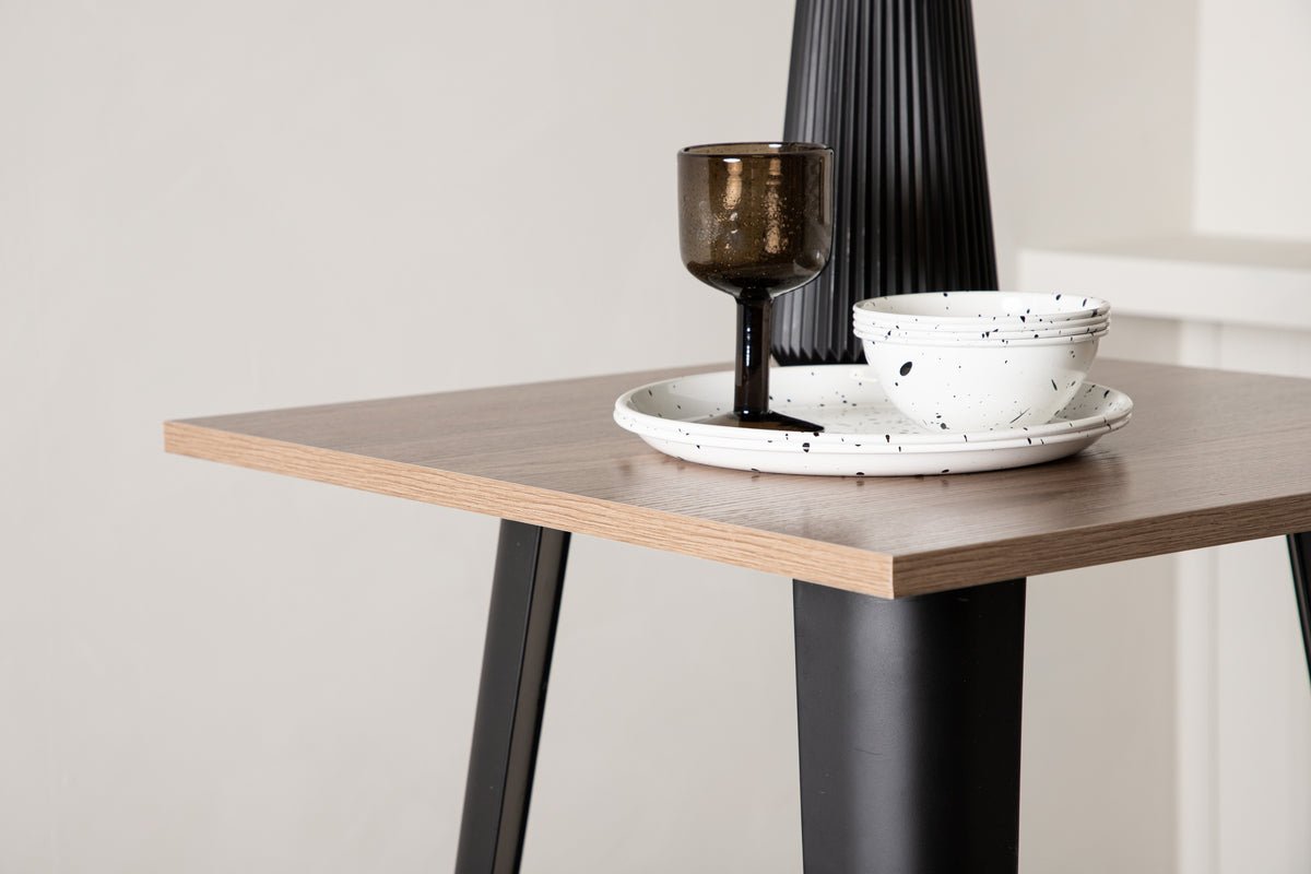 Esstisch Keona - in kompakter Form und stilvoller Ausstrahlung