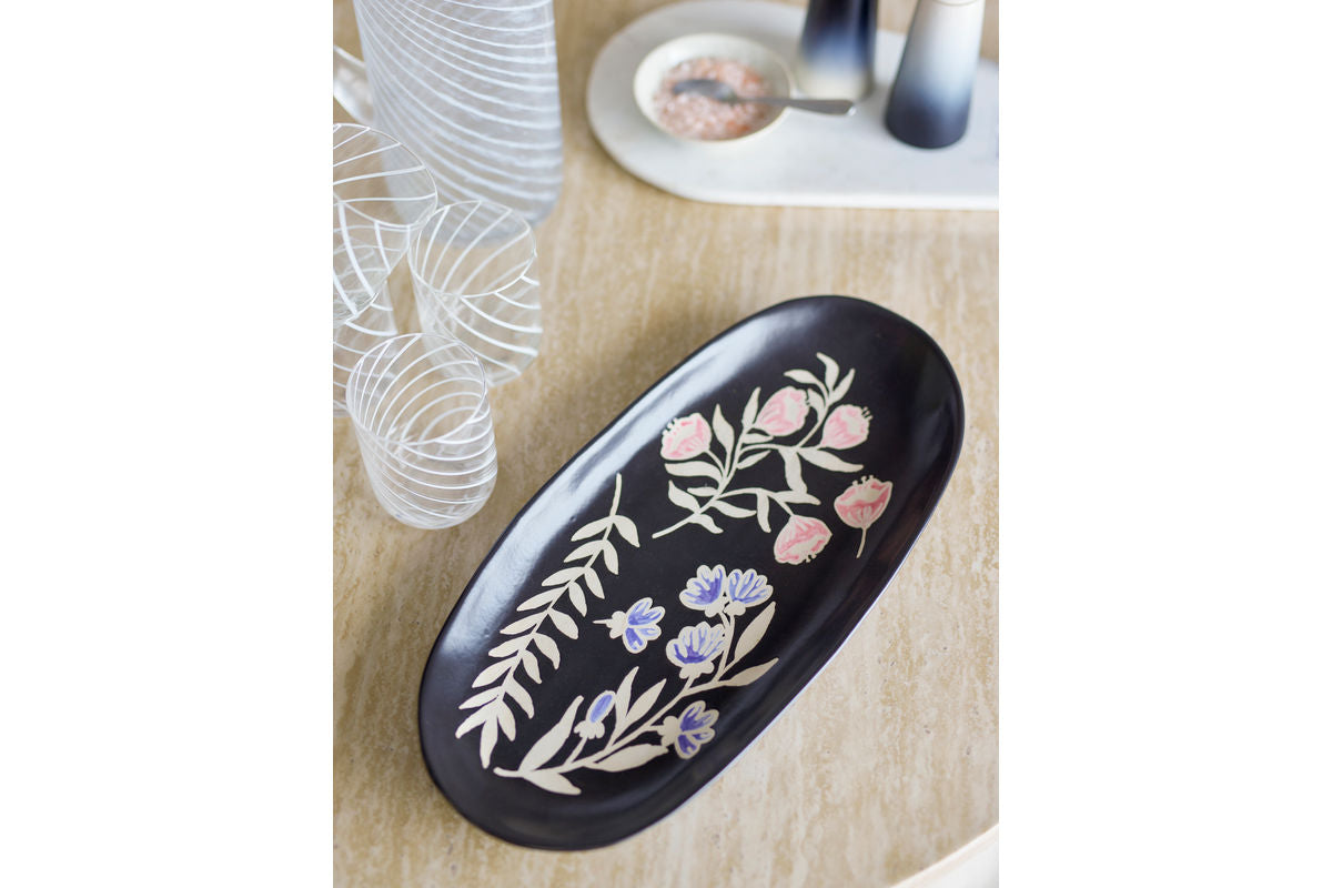 Servierplatte Maribel – Geprägtes Blumendesign in bunten Naturtönen