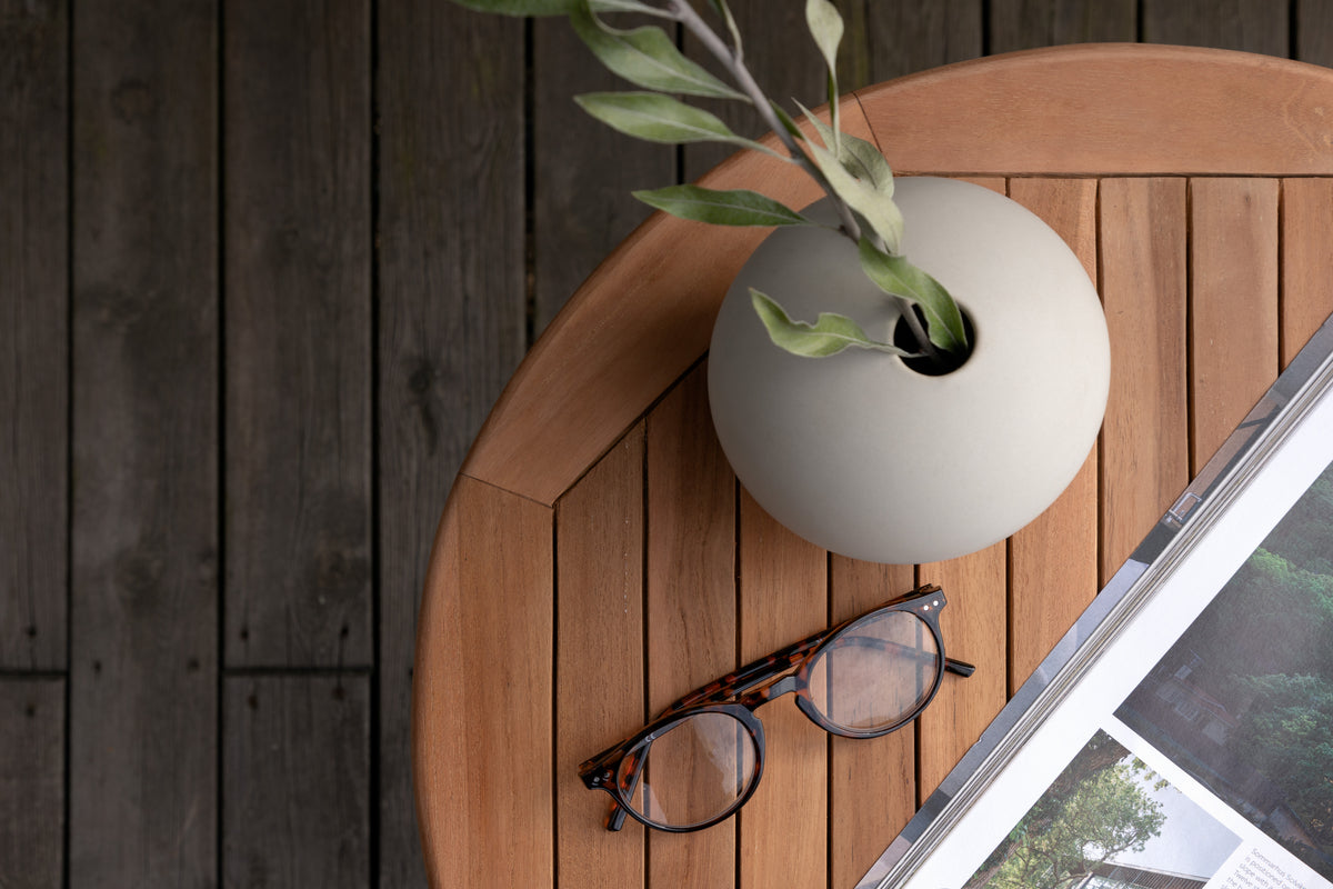 Sofabord Hans - Ø50 med teaktræ i natur-look