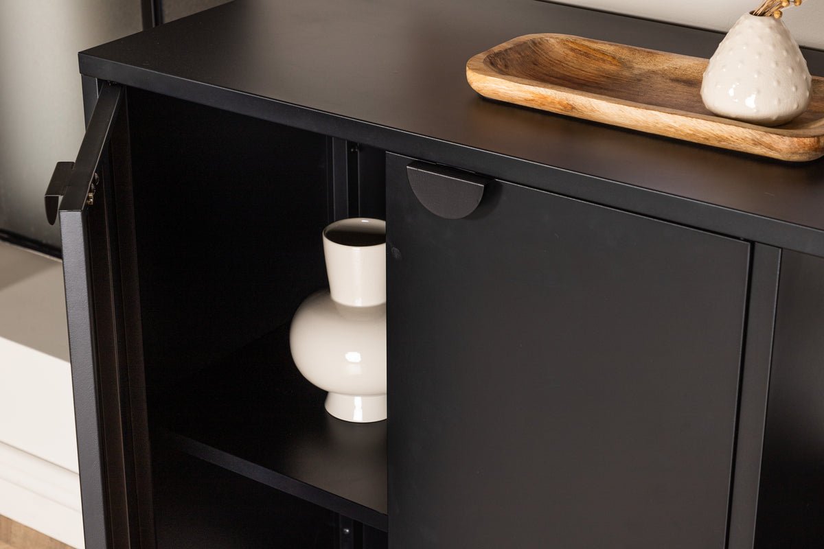 Kommode Nerano – Sort, industriel med moderne loft-charme