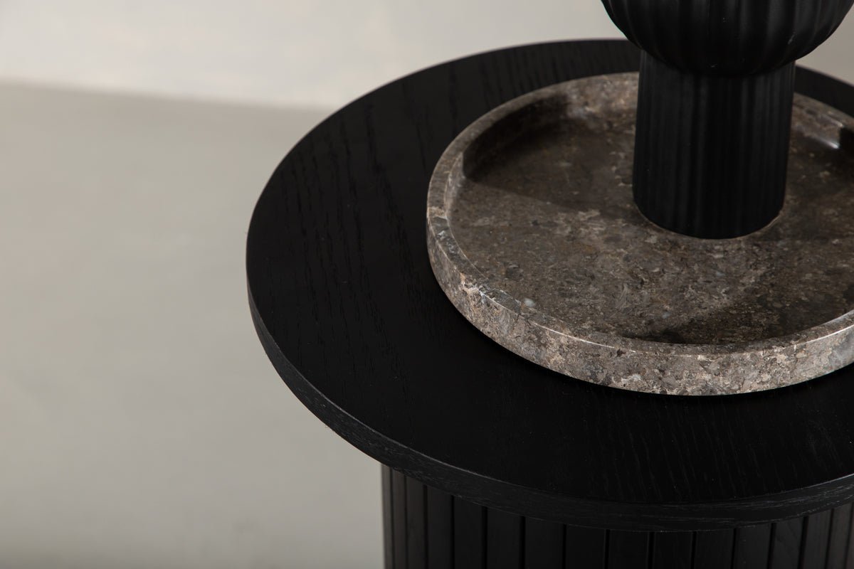 Sidebord Nala – moderne design med ribbedetaljer