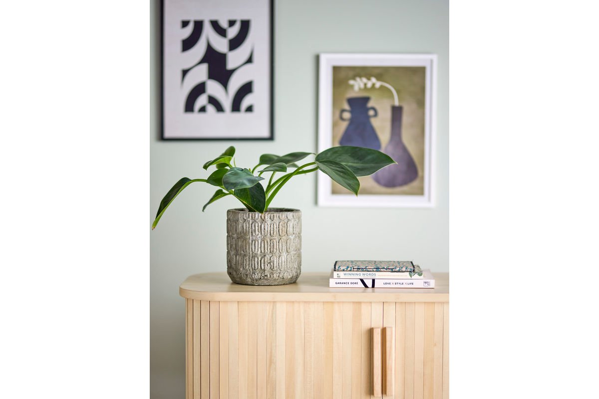 Dekorationsblomsterpotte Arvik – Præget cementdesign i Grå