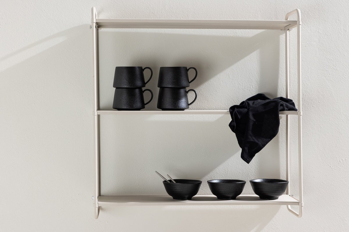 Væghylde Lyon – Væghylde i Beige eller Sort, lille & stor