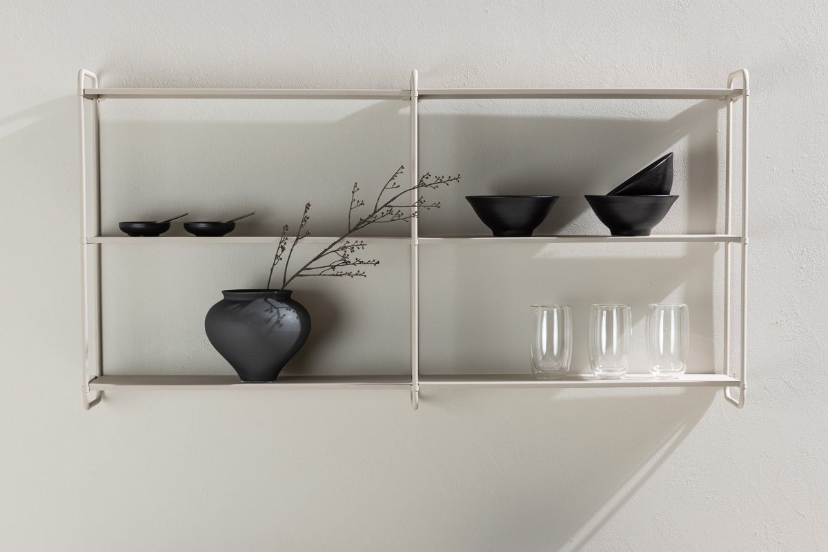 Væghylde Lyon – Væghylde i Beige eller Sort, lille & stor